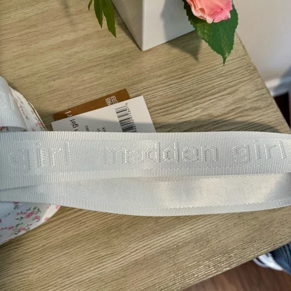 Madden Girl White and Pink Floral Fanny Pack Belt Bag - NEW - Picture 5 of 10